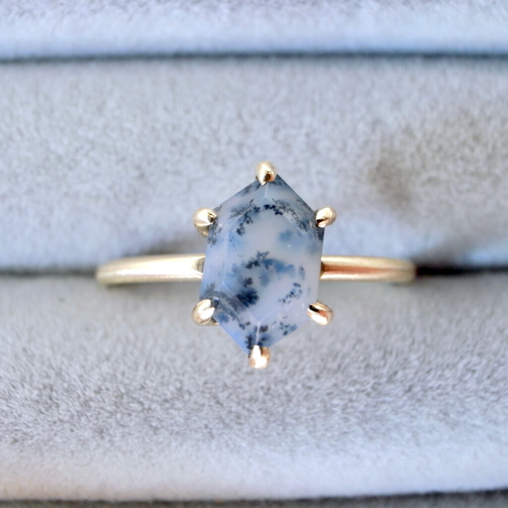 Bague en or 18 ct avec agate dendritique