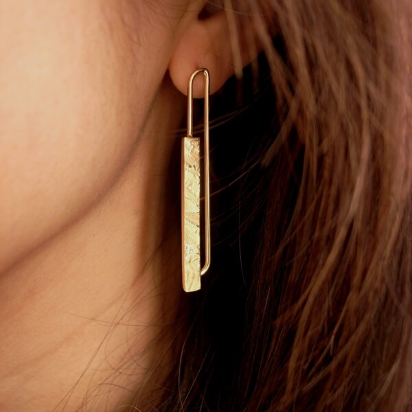 Earrings Eclat gold textured modern