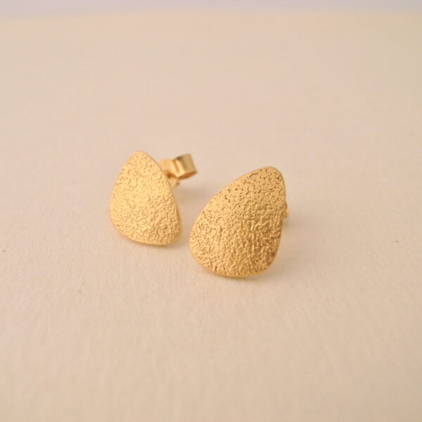 Boucles d'Oreilles puce texturees mat