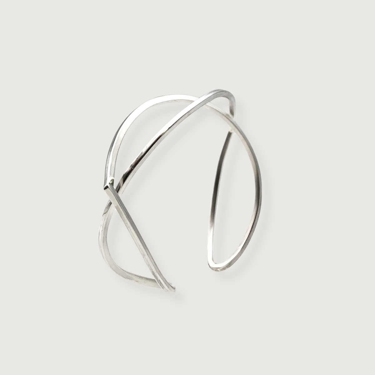 bracelet manchette en argent contemporain