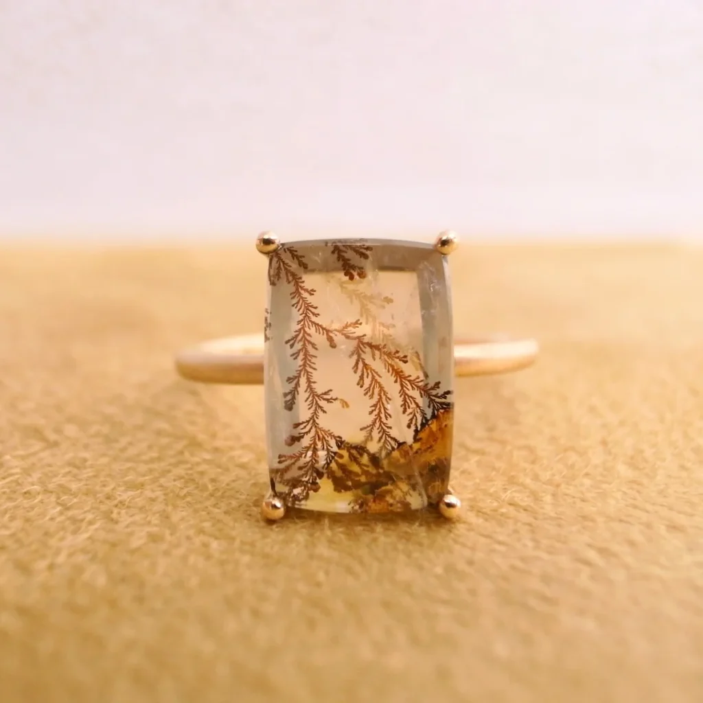 bague unique en or 18 ct pierre fine