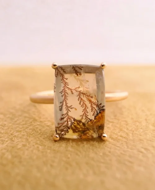 bague unique en or 18 ct pierre fine