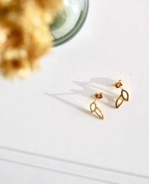 boucles d'oreilles petites puces dorées