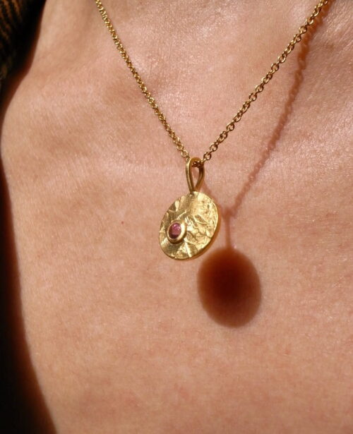 collier doré pierre rose